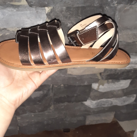 Sandles - Picture 3 of 5